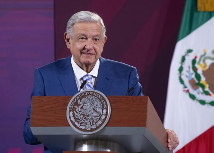 AMLO demandará a abogado de García Luna por vincularlo con el narco