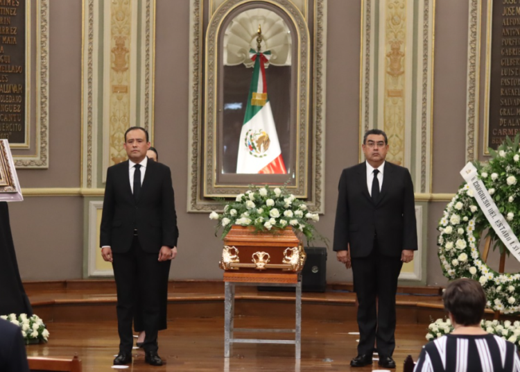 Rinde LXI Legislatura homenaje póstumo al diputado local Mariano Hernández Reyes