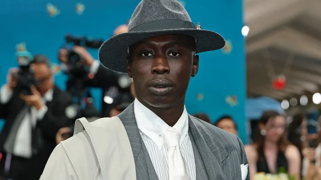 Khaby Lame, la estrella de TikTok, huye de EU tras la ofensiva de ICE de Trump; se desconoce su paradero.