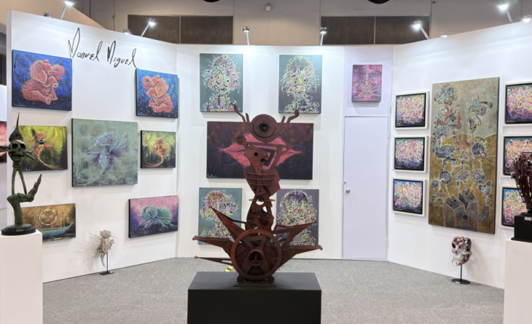 El arte que teje sueños: el color como lenguaje de un artista oaxaqueño